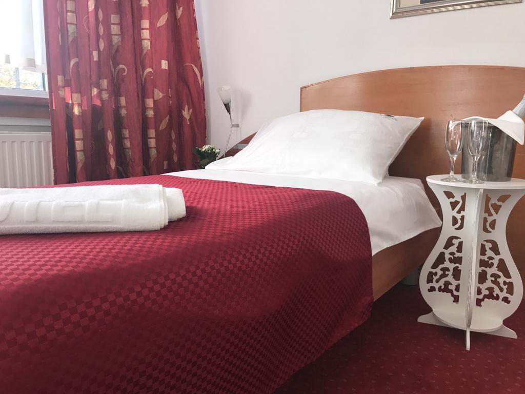 Bihać Park Hotel מראה חיצוני תמונה