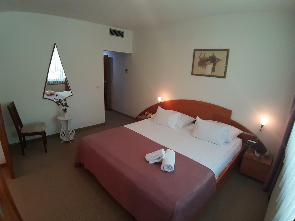 Bihać Park Hotel מראה חיצוני תמונה